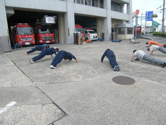 高槻市立第八中学校生徒4名の職業体験を行いました 高槻市北消防署 高槻市消防本部